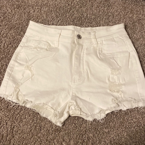 White denim shorts - Picture 1 of 3